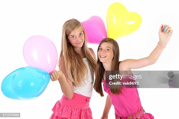filles avec des ballons - child balloon studio photos et images de collection