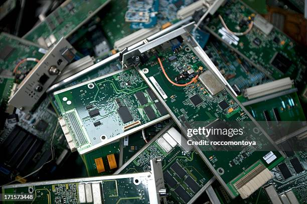 circuitos de ordenador - desechos electrónicos fotografías e imágenes de stock