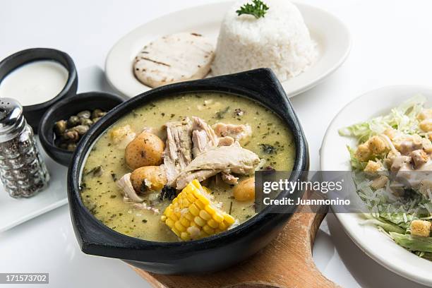 ajiaco zuppa di pollo e patate (colombia) - cultura colombiana foto e immagini stock