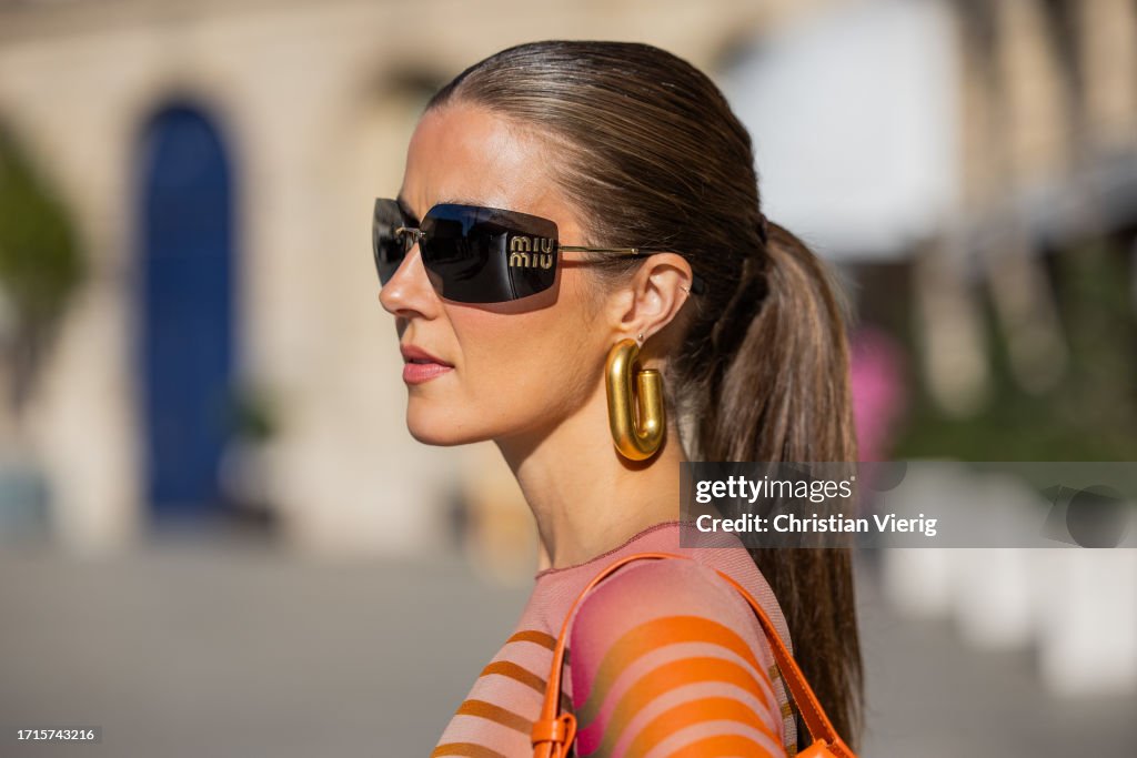Street Style - Paris Fashion Week - Womenswear Spring/Summer 2024 - Day Nine