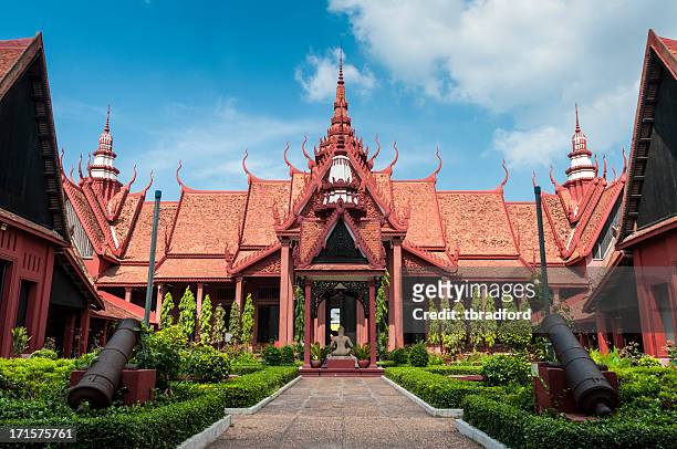 le musée national de phnom penh, cambodge - cambodge photos et images de collection