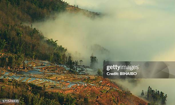 yuanyang  terraced fields - yuanyang stockfoto's en -beelden