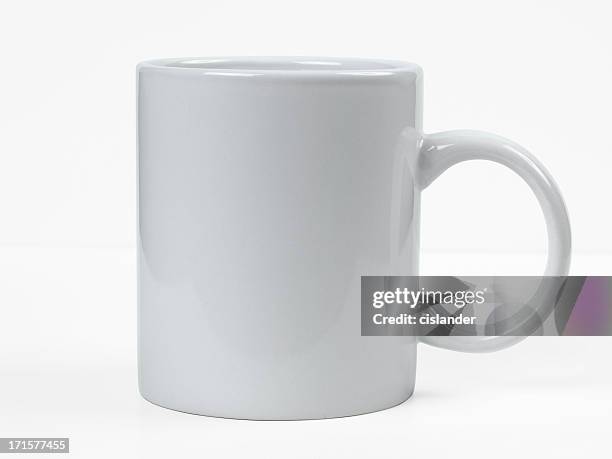 schlichte weiße becher - kaffeebecher stock-fotos und bilder