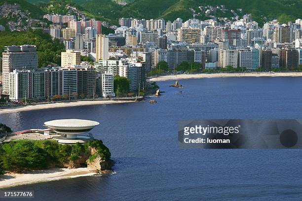 niemeyer´s famous museum in niteroi city - rio de janeiro skyline stock pictures, royalty-free photos & images