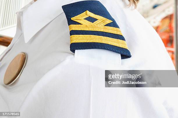 capitaine de bateau - marine photos et images de collection