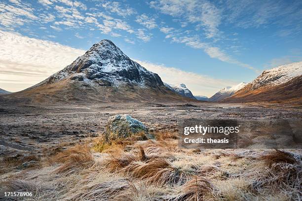 buachaille etive beag - glencoe-scotland photos et images de collection