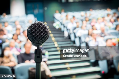 Microphone with Crowd Microphone with Crowd