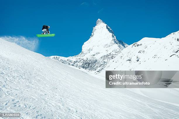 snowboarder in jump - snowboard jump bildbanksfoton och bilder