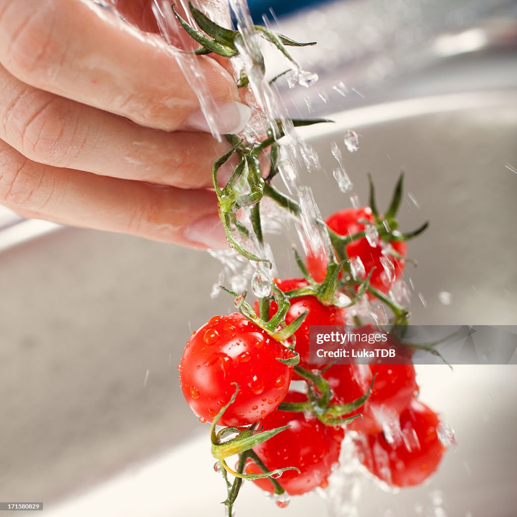 Washing fresh vegetables