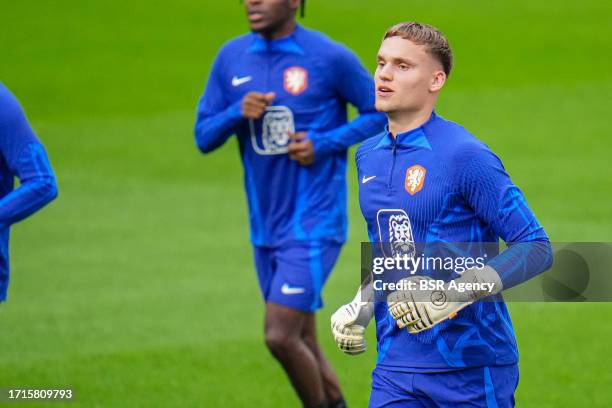 Goalkeeper Bart Verbruggen of the Netherlands running during a Training Session of the Netherlands Mens Football Team at the KNVB Campus on October...
