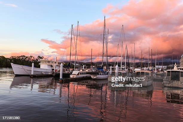 in barca a vela al tramonto - launceston foto e immagini stock