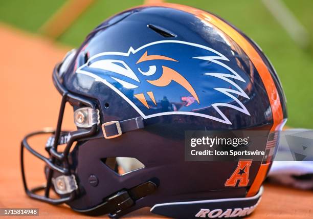 43 Utsa Helmets Photos & High Res Pictures - Getty Images
