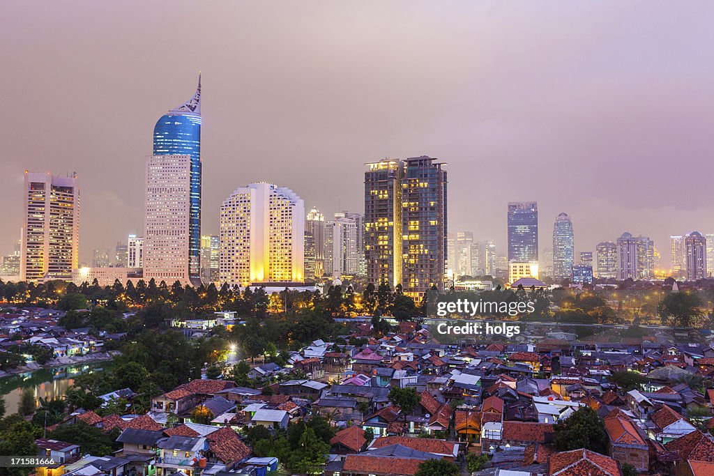 Jakarta, Indonesia por la noche,