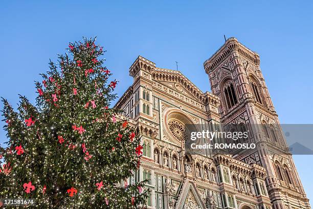 ドゥオモ、フィレンツェの鐘楼やクリスマスツリー、トスカーナイタリア） - florence ストックフォトと画像