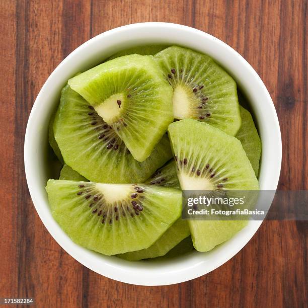 kiwi - kiwi fruit 個照片及圖片檔