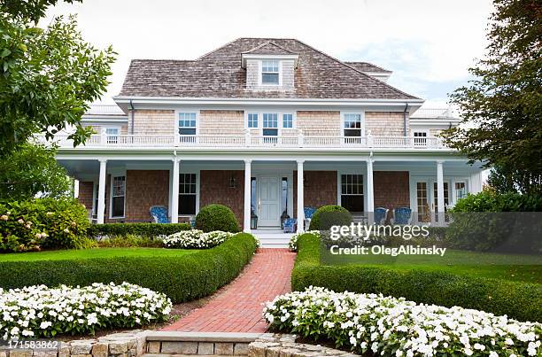 a view of a luxurious house in new england - chatham massachusetts stock pictures, royalty-free photos & images