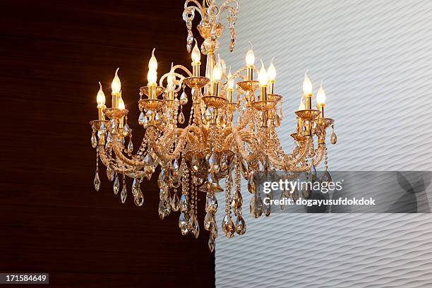 chandelier - fitting stockfoto's en -beelden