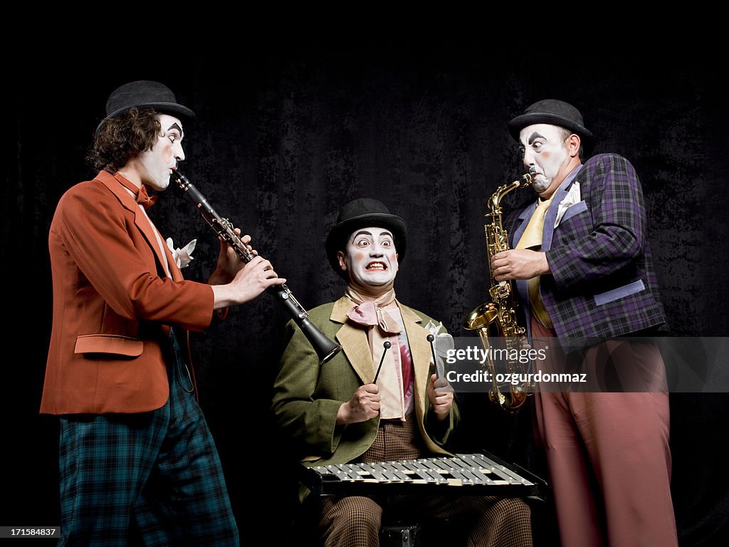 The mimes making music