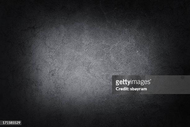 hormigón oscuro - pared de cemento fotografías e imágenes de stock