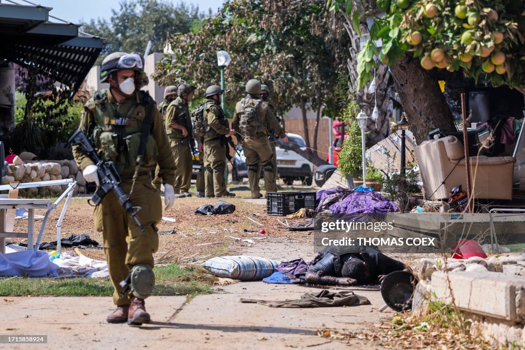 TOPSHOT-ISRAEL-PALESTINIAN-CONFLICT-PHOTO ESSAY