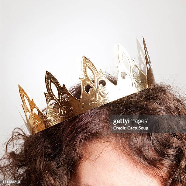 crown - paper crown stock pictures, royalty-free photos & images