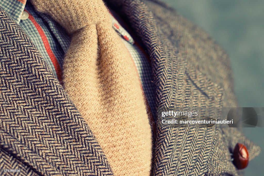 Retro vintage twill jacket with woolen necktie - Close-up