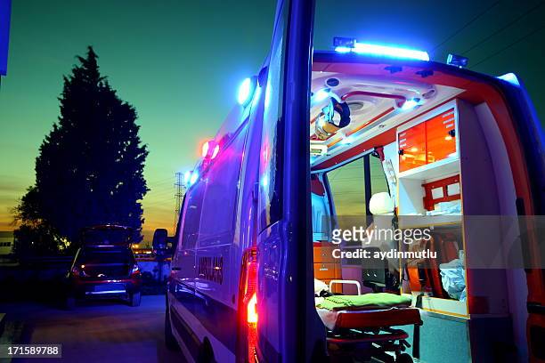 緊急事態 - 救急救命士 ストックフォトと画像