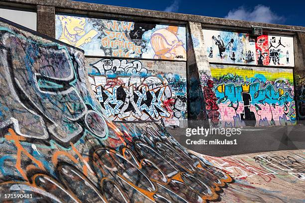 graffiti - skatepark foto e immagini stock