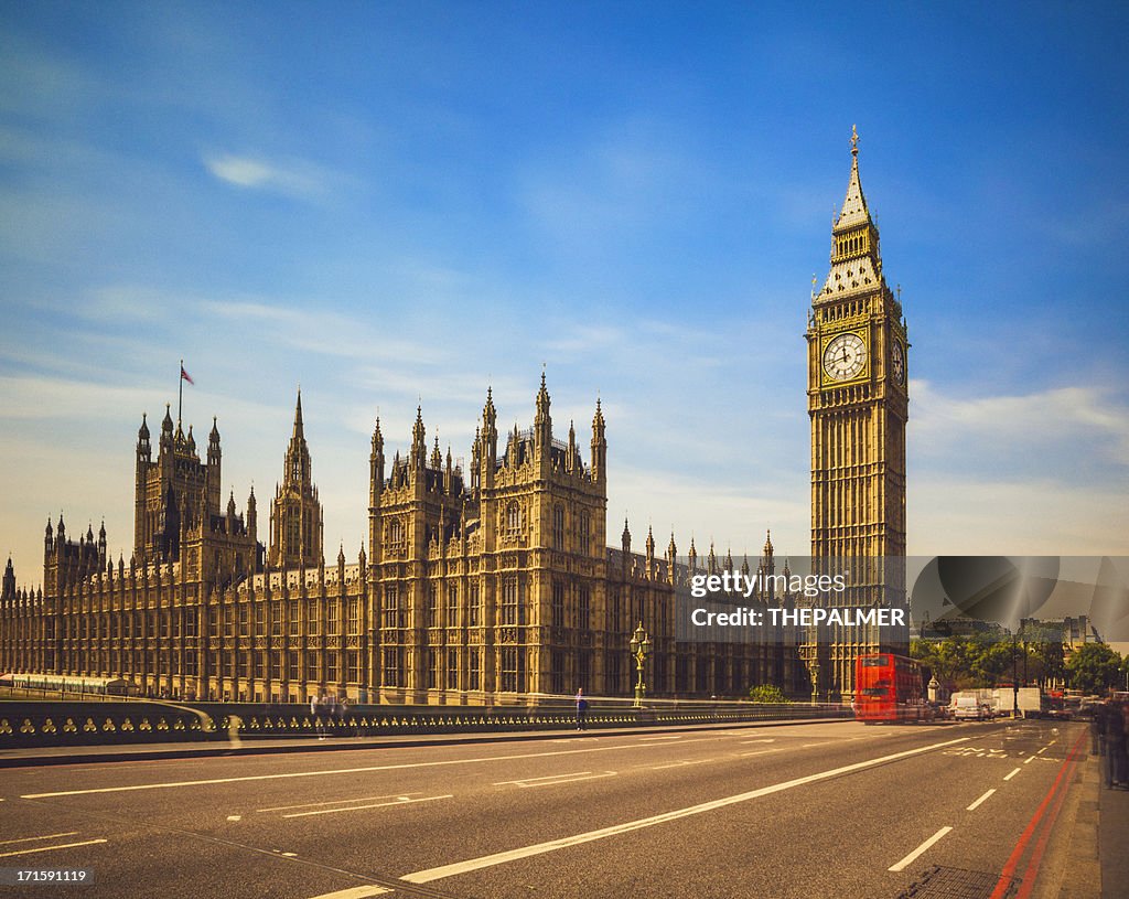 Big Ben e casas do Parlamento