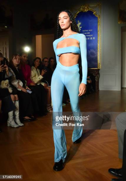 Model walks the runway during the Theunissen Womenswear Spring/Summer 2024 show as part of Paris Fashion Week on October 03, 2023 in Paris, France.