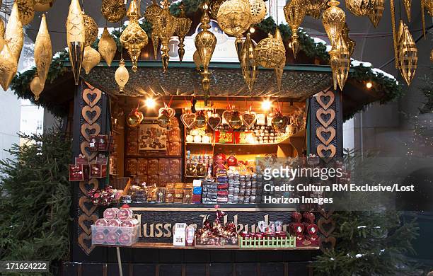 christmas decorations in christmas market, salzburg, austria - salzburgo fotografías e imágenes de stock