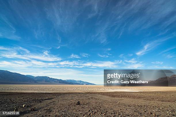 usa, california, death valley, desert landscape - horizon over land stock pictures, royalty-free photos & images