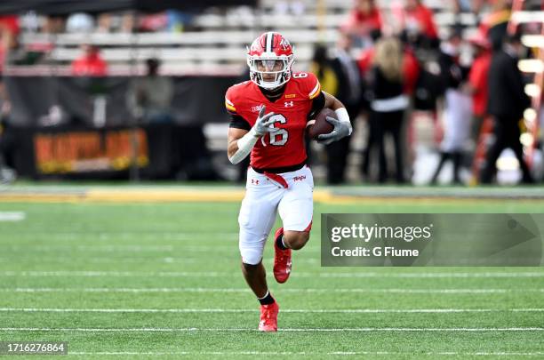 Jeshaun Jones of the Maryland Terrapins runs with the ball after a catch in the first quarter against the Indiana Hoosiers at SECU Stadium on...