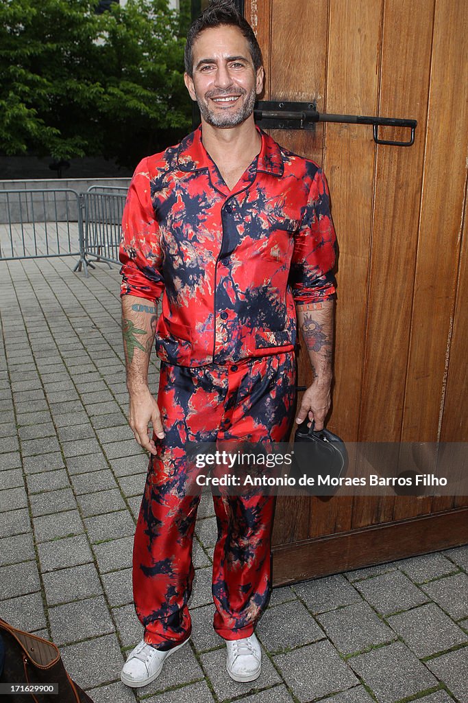 Louis Vuitton: Front Row - Paris Fashion Week - Menswear S/S 2014