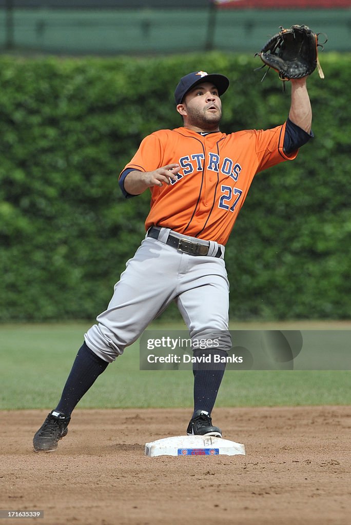 Houston Astros v Chicago Cubs