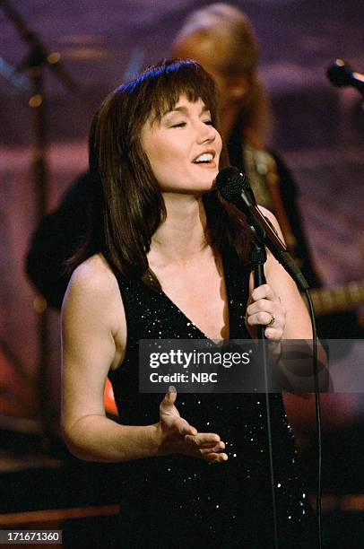 Episode 677 -- Pictured: Musical guest Lari White performs on April 25, 1995 --