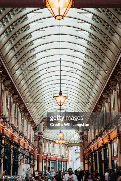 winkelgasse am leadenhall market, londonm harry potter - harry potter und die kammer des schreckens filmtitel stock-fotos und bilder