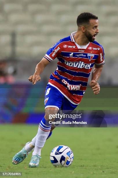 Caio Alexandre of Fortaleza runs with the ball during the Copa Sudamericana 2023 semifinal second leg match between Fortaleza and Corinthians at...