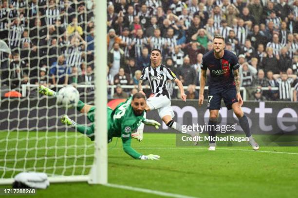 Miguel Almiron of Newcastle United scores the team's first goal during the UEFA Champions League match between Newcastle United FC and Paris...