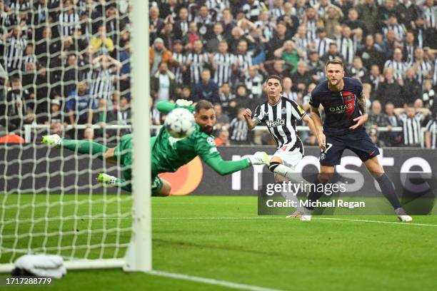 Miguel Almiron of Newcastle United scores the team's first goal during the UEFA Champions League match between Newcastle United FC and Paris...