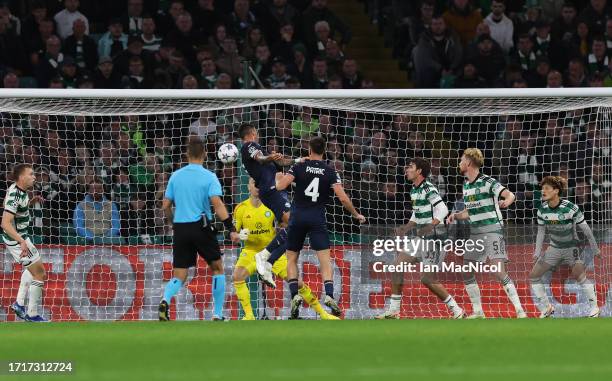 Matias Vecino of SS Lazio scores the team's first goal during the UEFA Champions League match between Celtic FC and SS Lazio at Celtic Park Stadium...