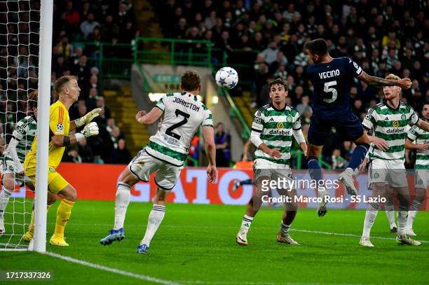 Matias Vecino of SS Lazio scores the first goal during the UEFA Champions League match between Celtic FC and SS Lazio at Celtic Park Stadium on...