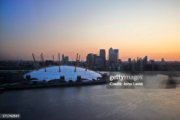 o2 and canary wharf - dome stock pictures, royalty-free photos & images