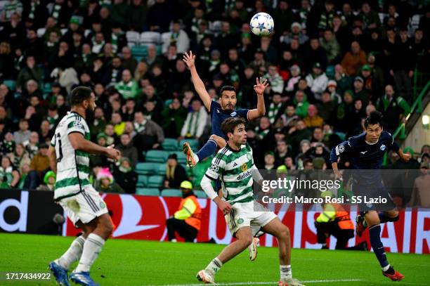 Pedro Rodriguez of SS Lazio scores a second goal during the UEFA Champions League match between Celtic FC and SS Lazio at Celtic Park Stadium on...