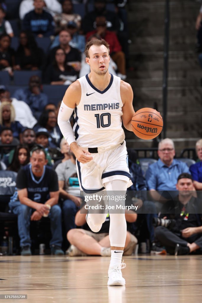 Milwaukee Bucks v Memphis Grizzlies