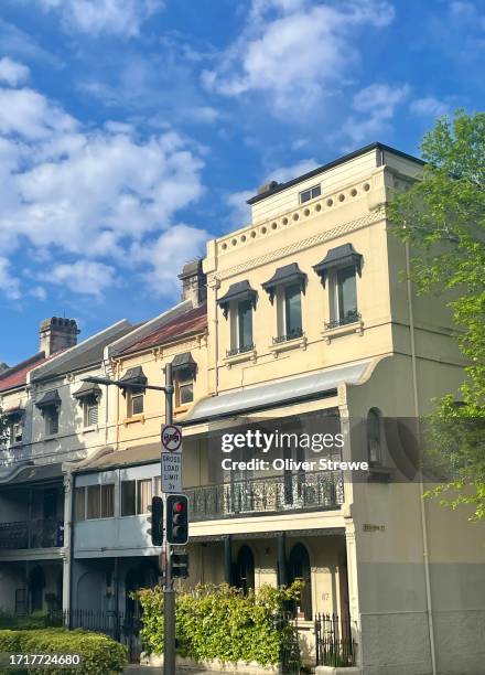 terrace houses, redfern, sydney - terrace houses sydney stock pictures, royalty-free photos & images