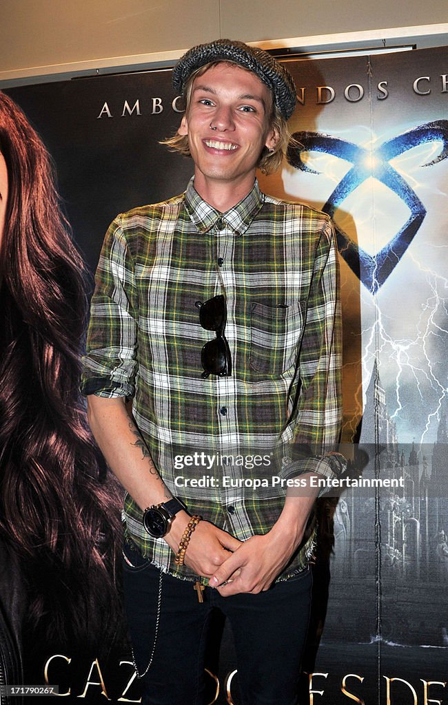 Jamie Campbell Bower Signs Autographs In Barcelona - June 27, 2013