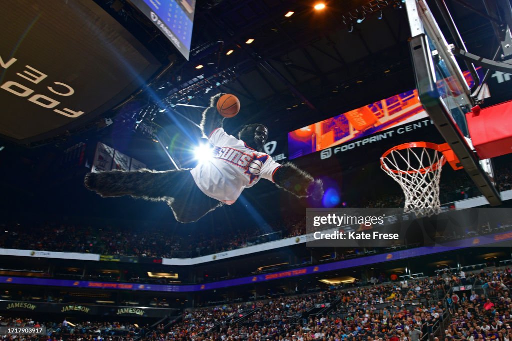 Denver Nuggets v Phoenix Suns