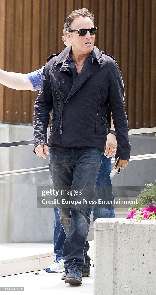 Bruce Springsteen And Family Sighting In Gijon - June 27, 2013