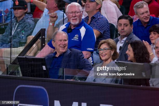 Bushside Ranger Laura 87 George And Laura Bush Texas Rangers Photos & High Res Pictures ...